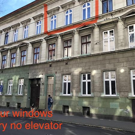 Perfect Location,Newly Decorated Modern, Large Place 60 M2, Really Quiet So You Can Have A Good Night Sleep, Ac, Netflix, Smart Tv, High-Speed Internet, World Famous New York Cafe Only 10 Minutes Walk Budapest Luaran gambar