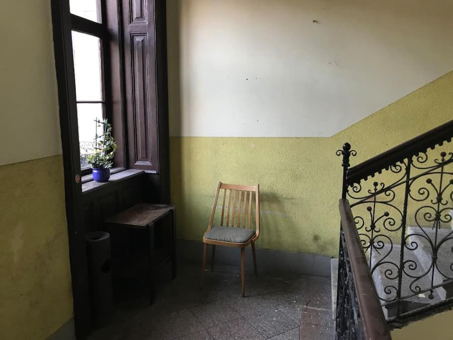 Perfect Location,Newly Decorated Modern, Large Place 60 M2, Really Quiet So You Can Have A Good Night Sleep, Ac, Netflix, Smart Tv, High-Speed Internet, World Famous New York Cafe Only 10 Minutes Walk Budapest Luaran gambar