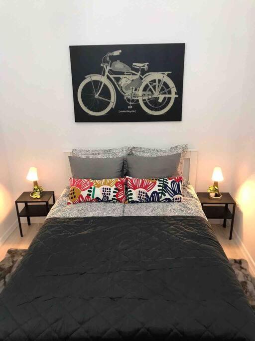 Perfect Location,Newly Decorated Modern, Large Place 60 M2, Really Quiet So You Can Have A Good Night Sleep, Ac, Netflix, Smart Tv, High-Speed Internet, World Famous New York Cafe Only 10 Minutes Walk Budapest Luaran gambar