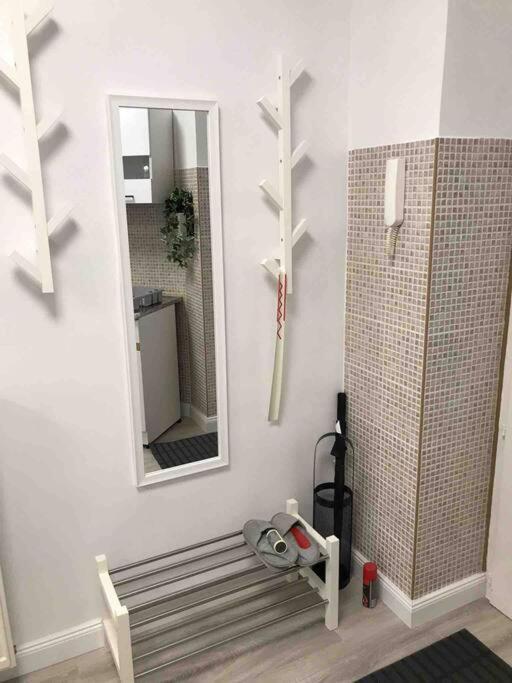 Perfect Location,Newly Decorated Modern, Large Place 60 M2, Really Quiet So You Can Have A Good Night Sleep, Ac, Netflix, Smart Tv, High-Speed Internet, World Famous New York Cafe Only 10 Minutes Walk Budapest Luaran gambar