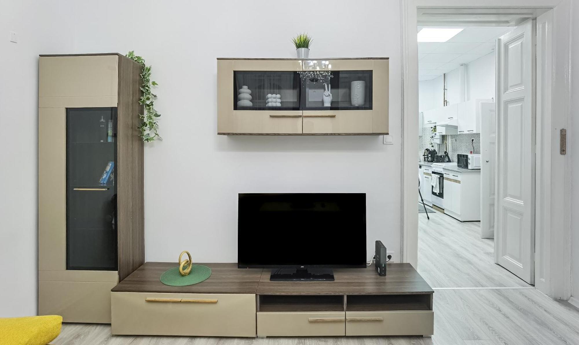 Perfect Location,Newly Decorated Modern, Large Place 60 M2, Really Quiet So You Can Have A Good Night Sleep, Ac, Netflix, Smart Tv, High-Speed Internet, World Famous New York Cafe Only 10 Minutes Walk Budapest Luaran gambar