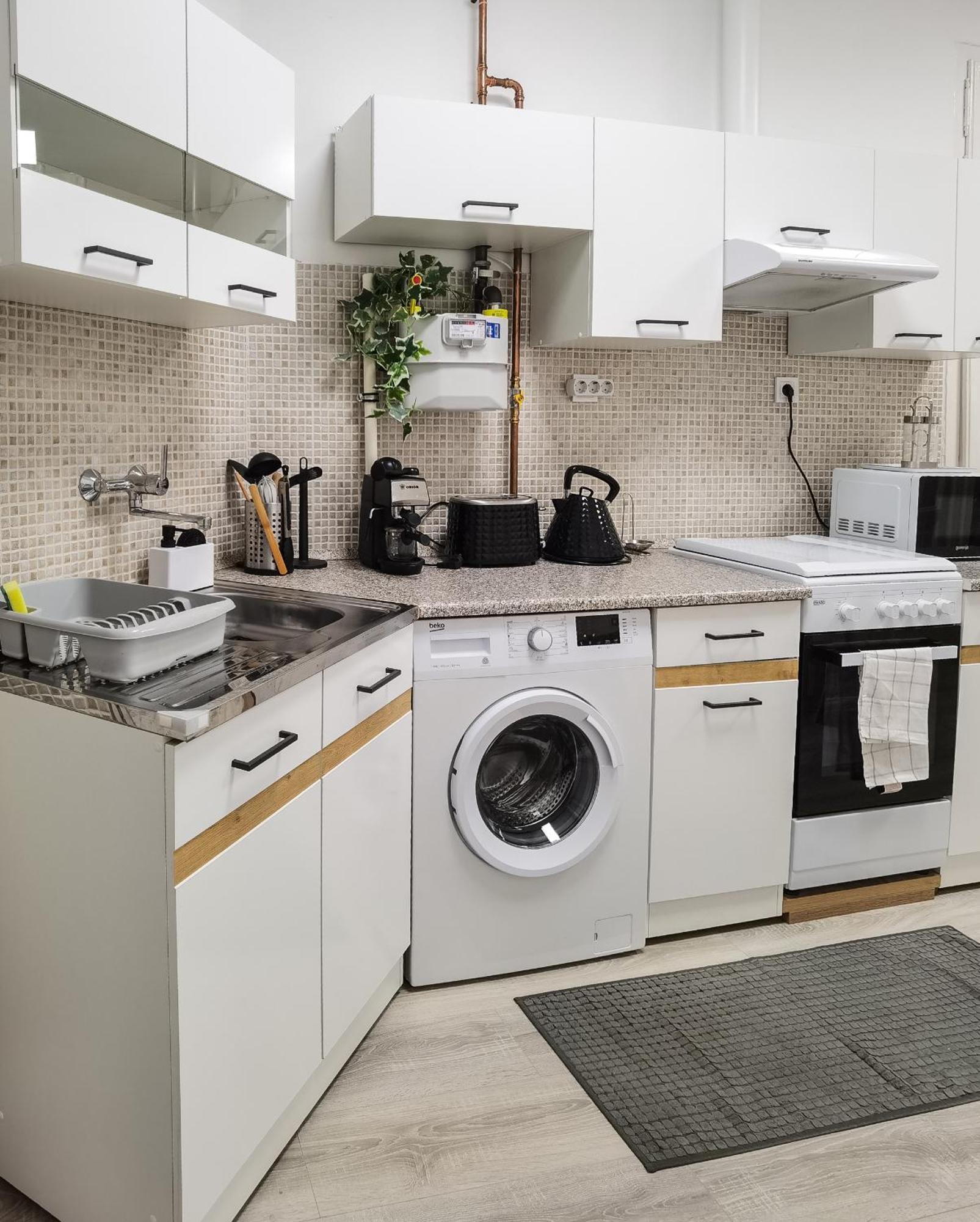 Perfect Location,Newly Decorated Modern, Large Place 60 M2, Really Quiet So You Can Have A Good Night Sleep, Ac, Netflix, Smart Tv, High-Speed Internet, World Famous New York Cafe Only 10 Minutes Walk Budapest Luaran gambar