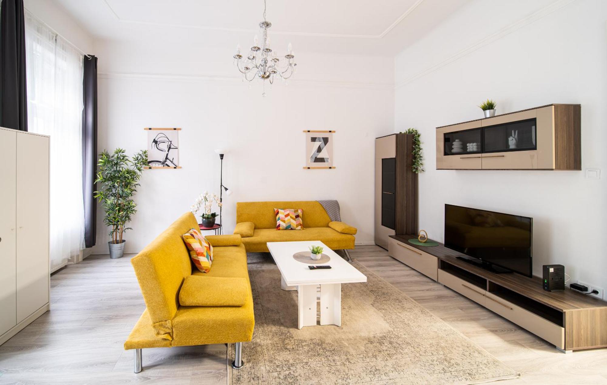 Perfect Location,Newly Decorated Modern, Large Place 60 M2, Really Quiet So You Can Have A Good Night Sleep, Ac, Netflix, Smart Tv, High-Speed Internet, World Famous New York Cafe Only 10 Minutes Walk Budapest Luaran gambar