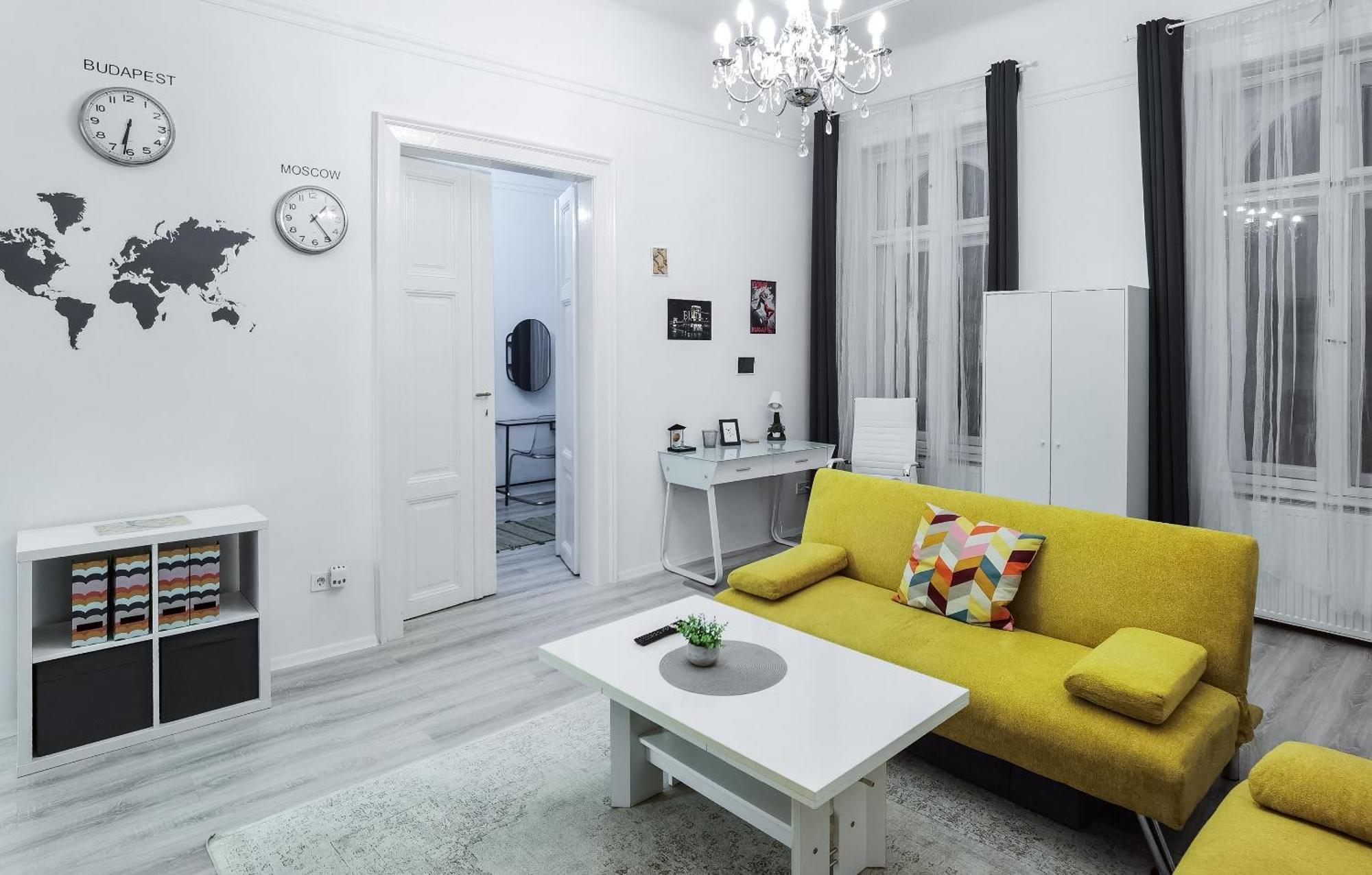Perfect Location,Newly Decorated Modern, Large Place 60 M2, Really Quiet So You Can Have A Good Night Sleep, Ac, Netflix, Smart Tv, High-Speed Internet, World Famous New York Cafe Only 10 Minutes Walk Budapest Luaran gambar