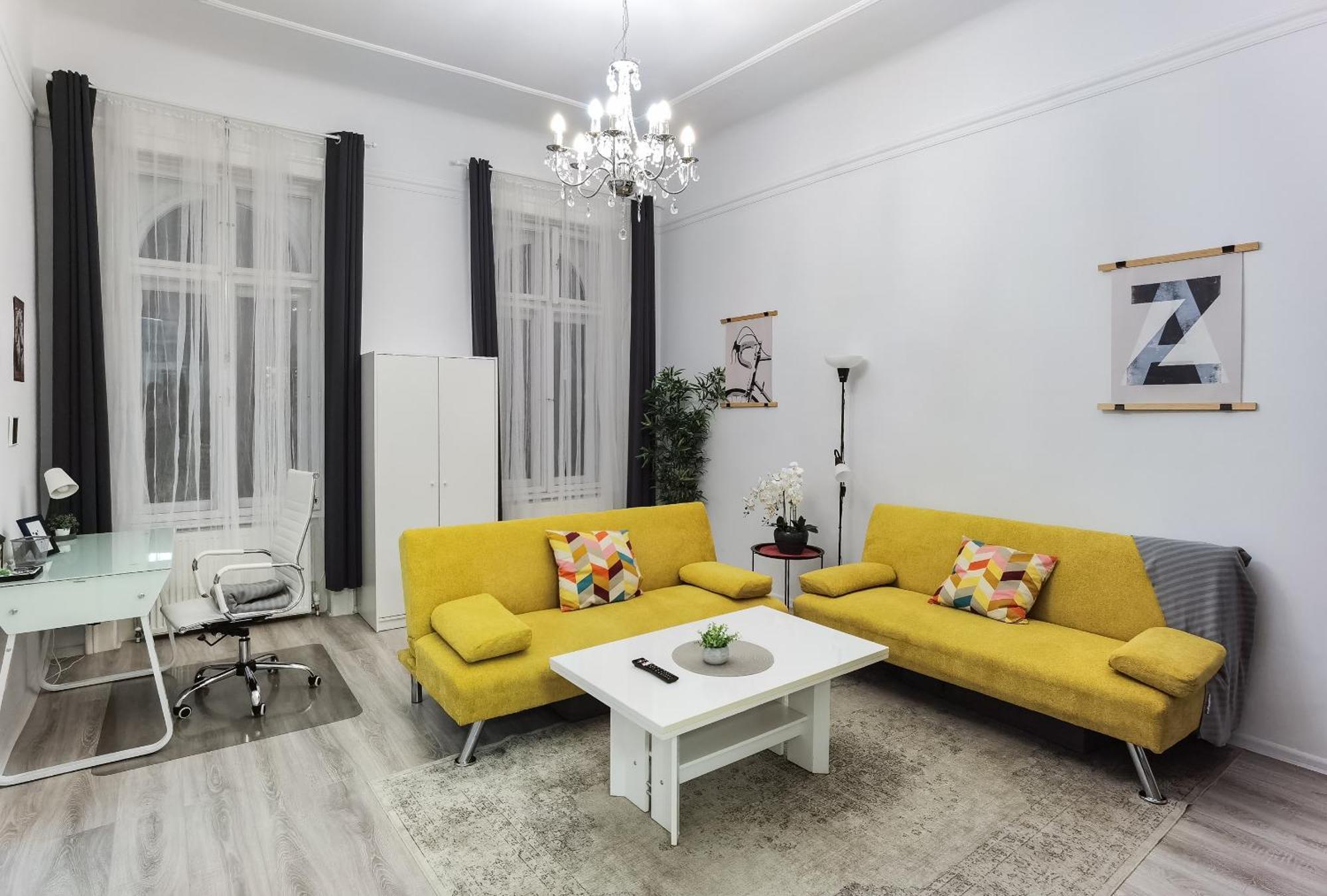 Perfect Location,Newly Decorated Modern, Large Place 60 M2, Really Quiet So You Can Have A Good Night Sleep, Ac, Netflix, Smart Tv, High-Speed Internet, World Famous New York Cafe Only 10 Minutes Walk Budapest Luaran gambar