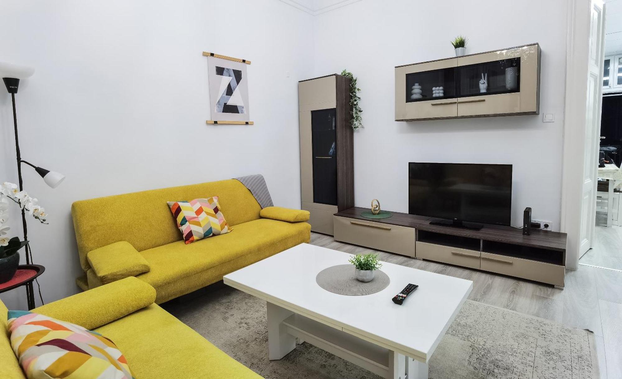 Perfect Location,Newly Decorated Modern, Large Place 60 M2, Really Quiet So You Can Have A Good Night Sleep, Ac, Netflix, Smart Tv, High-Speed Internet, World Famous New York Cafe Only 10 Minutes Walk Budapest Luaran gambar