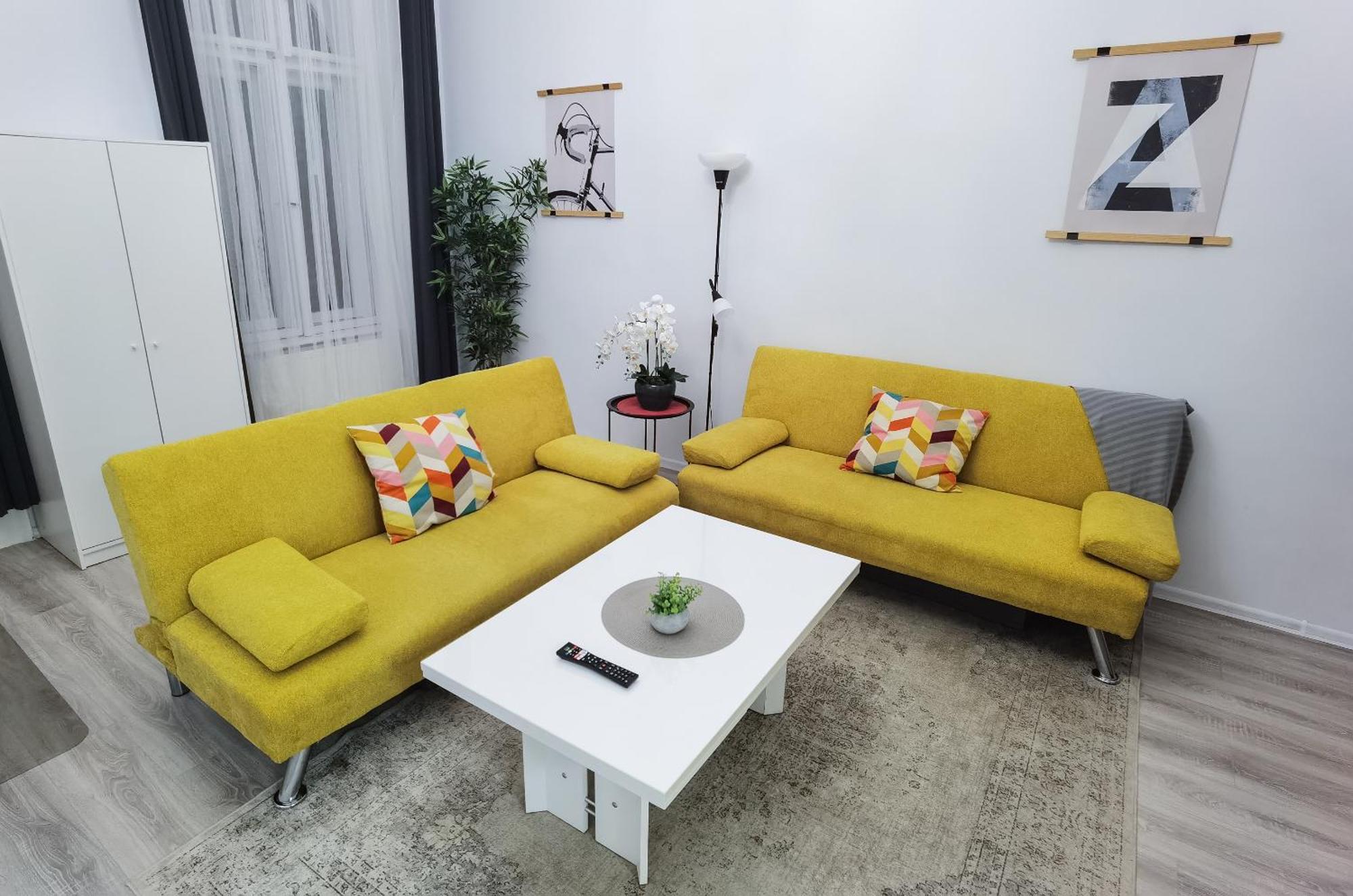 Perfect Location,Newly Decorated Modern, Large Place 60 M2, Really Quiet So You Can Have A Good Night Sleep, Ac, Netflix, Smart Tv, High-Speed Internet, World Famous New York Cafe Only 10 Minutes Walk Budapest Luaran gambar