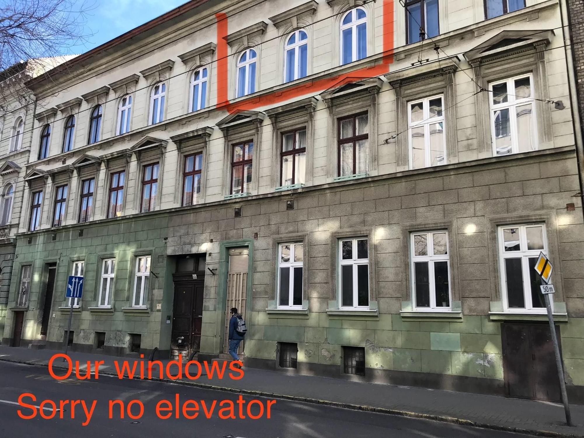 Perfect Location,Newly Decorated Modern, Large Place 60 M2, Really Quiet So You Can Have A Good Night Sleep, Ac, Netflix, Smart Tv, High-Speed Internet, World Famous New York Cafe Only 10 Minutes Walk Budapest Luaran gambar